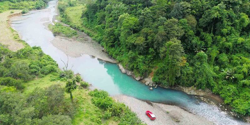 Vẻ đẹp hoang sơ của suối La Ngâu